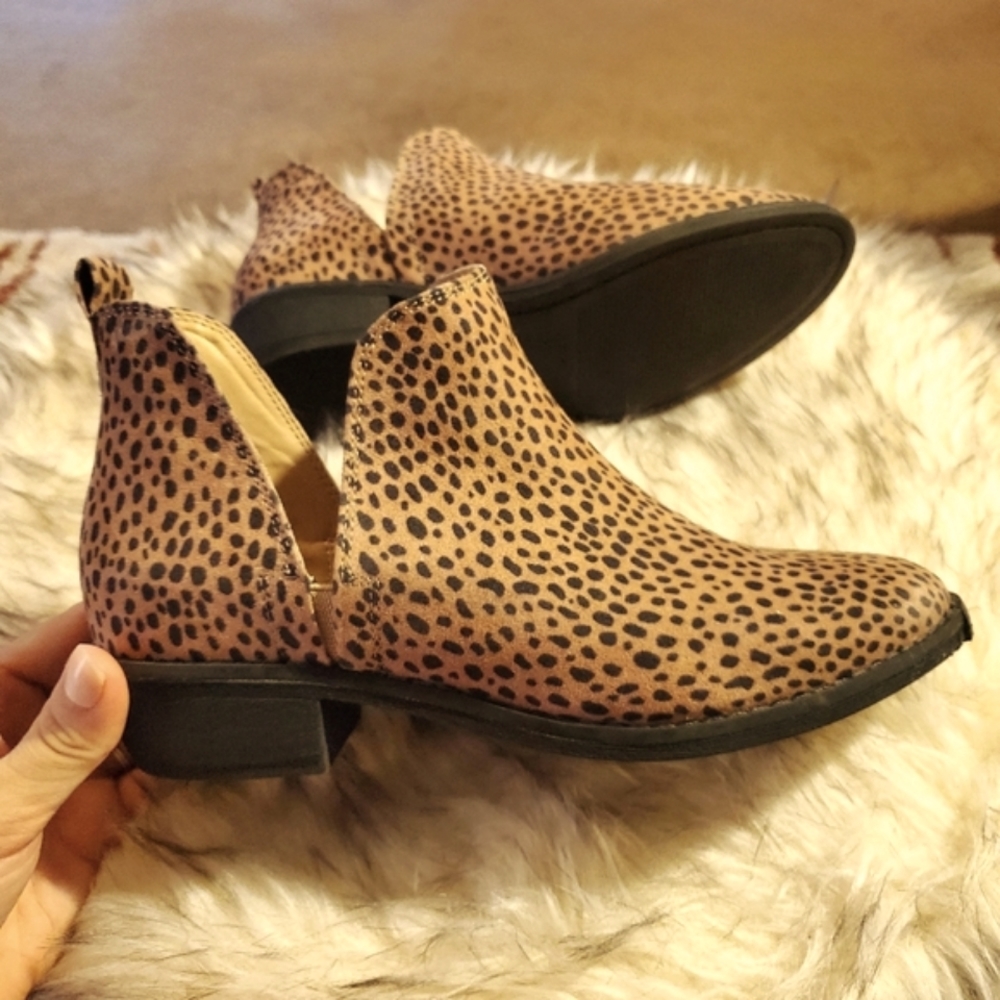 Universal Thread Booties